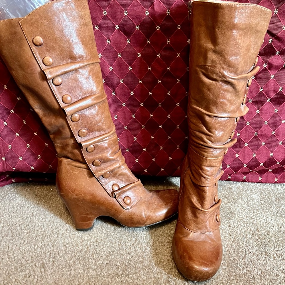 Miz Mooz Janessa Button Boots 8 1/2